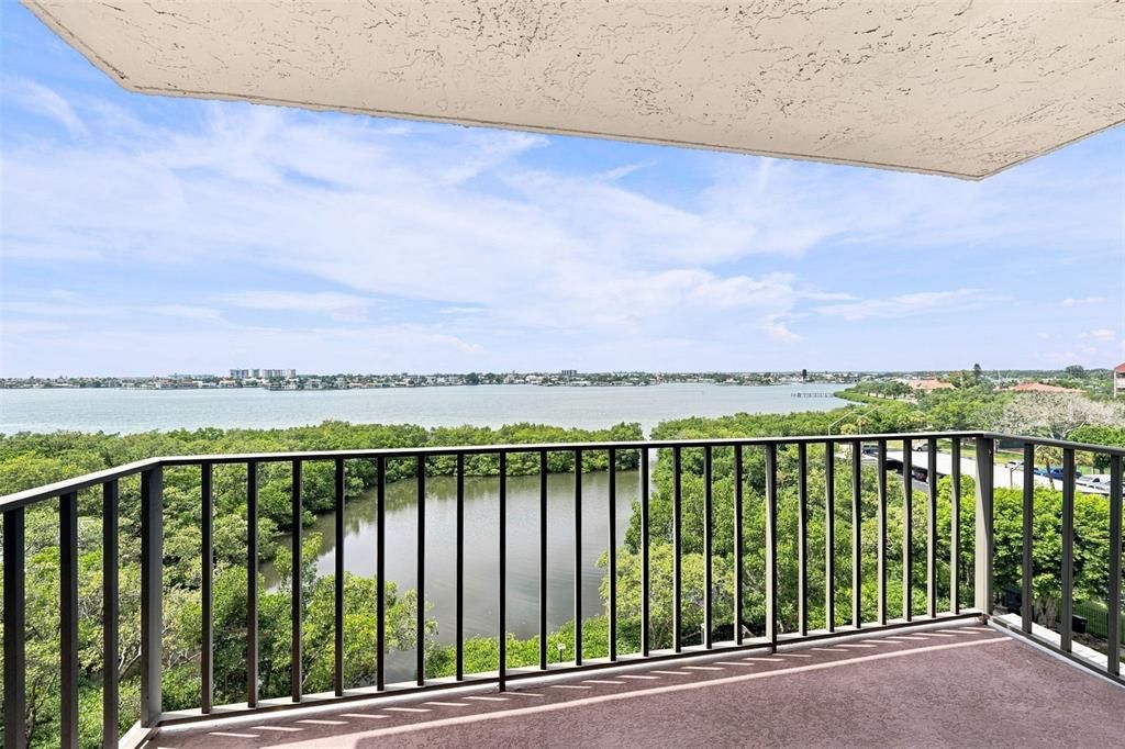 En Venta: $237,000 (2 camas, 2 baños, 1055 Pies cuadrados)