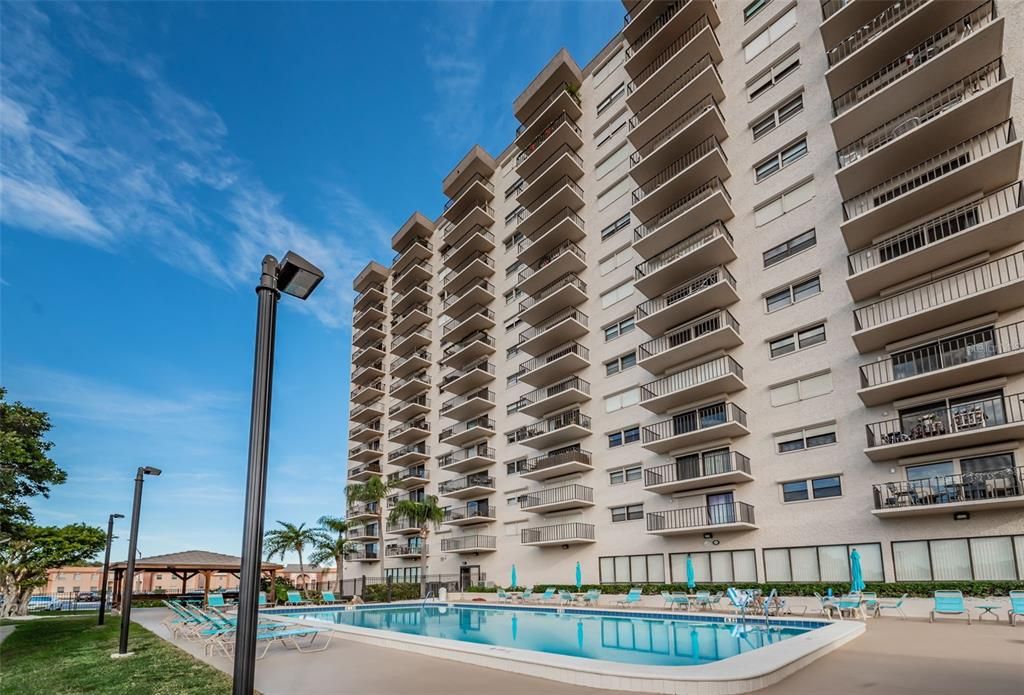 En Venta: $237,000 (2 camas, 2 baños, 1055 Pies cuadrados)