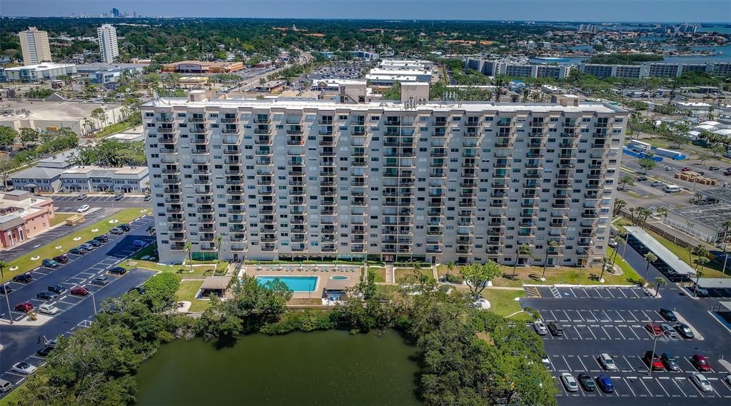 En Venta: $237,000 (2 camas, 2 baños, 1055 Pies cuadrados)