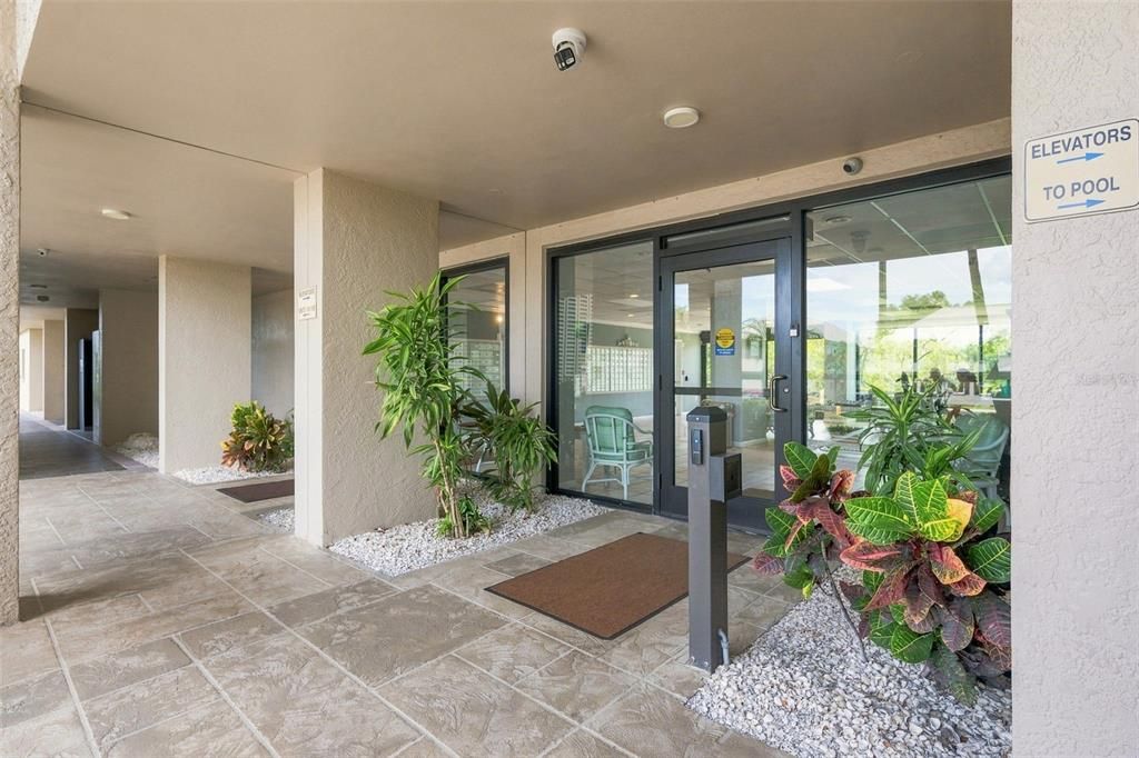 En Venta: $237,000 (2 camas, 2 baños, 1055 Pies cuadrados)