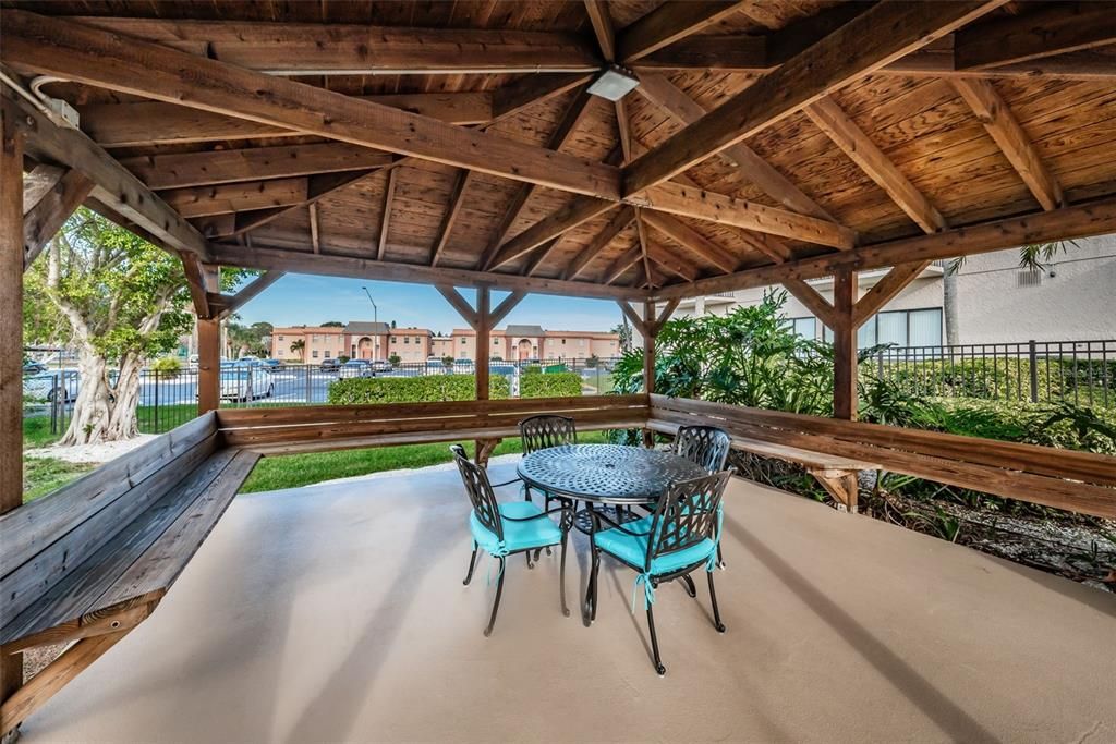 En Venta: $237,000 (2 camas, 2 baños, 1055 Pies cuadrados)