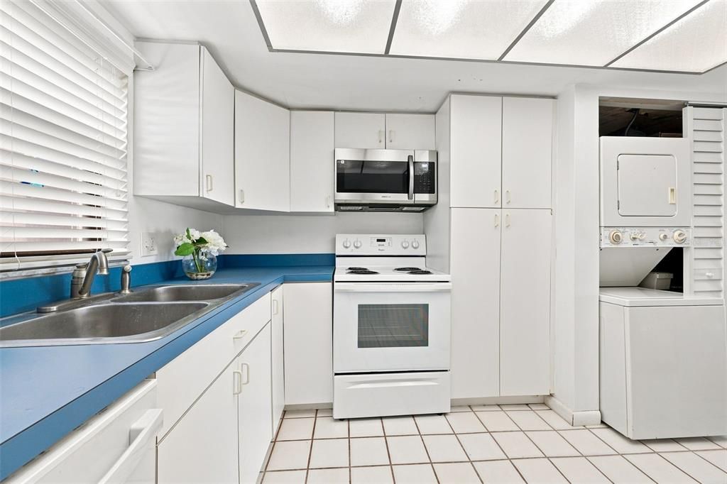 En Venta: $237,000 (2 camas, 2 baños, 1055 Pies cuadrados)