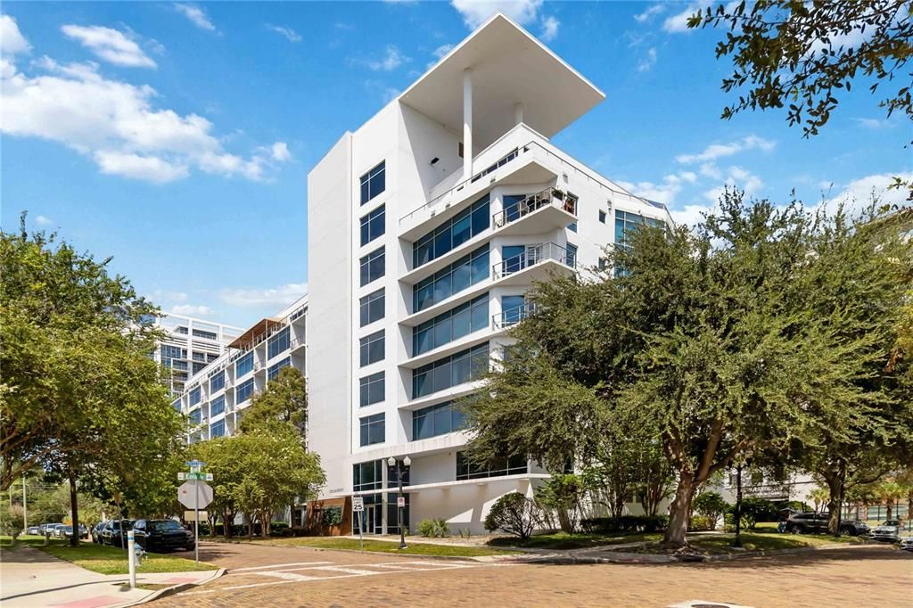 For Sale: $335,000 (2 beds, 2 baths, 1268 Square Feet)