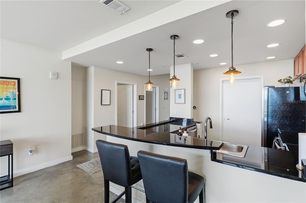 For Sale: $335,000 (2 beds, 2 baths, 1268 Square Feet)