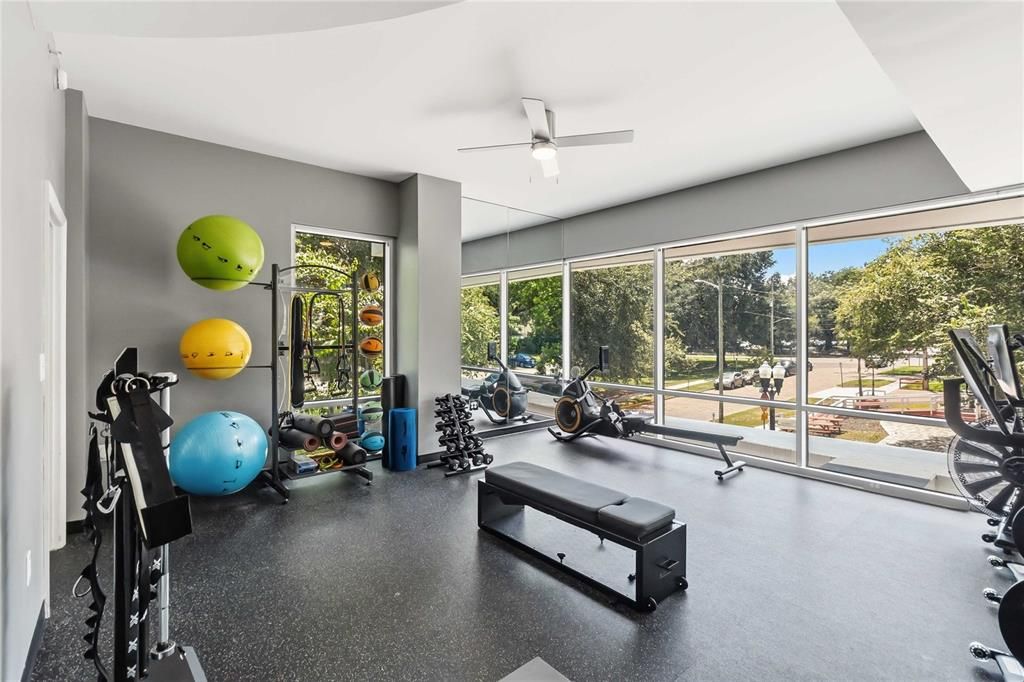 For Sale: $335,000 (2 beds, 2 baths, 1268 Square Feet)