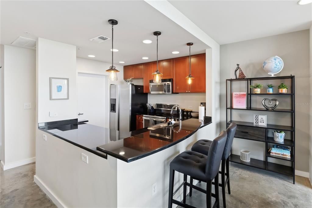 For Sale: $335,000 (2 beds, 2 baths, 1268 Square Feet)