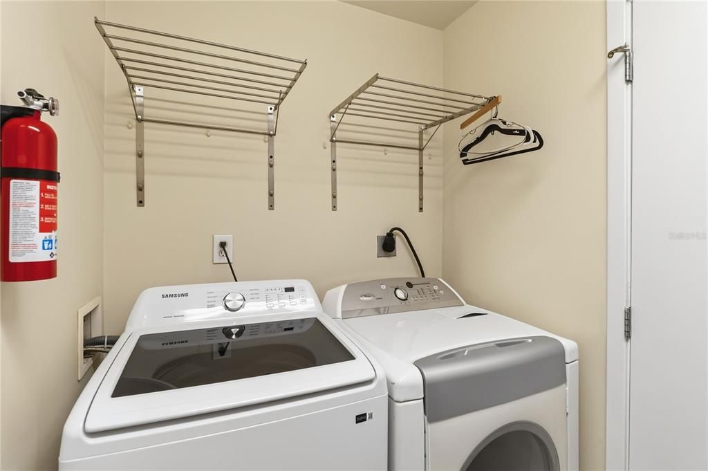 For Sale: $335,000 (2 beds, 2 baths, 1268 Square Feet)