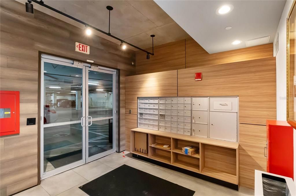 For Sale: $335,000 (2 beds, 2 baths, 1268 Square Feet)