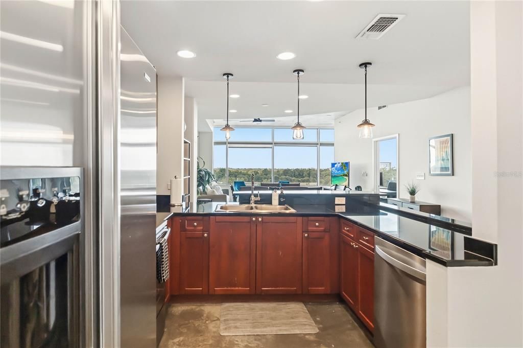 For Sale: $335,000 (2 beds, 2 baths, 1268 Square Feet)