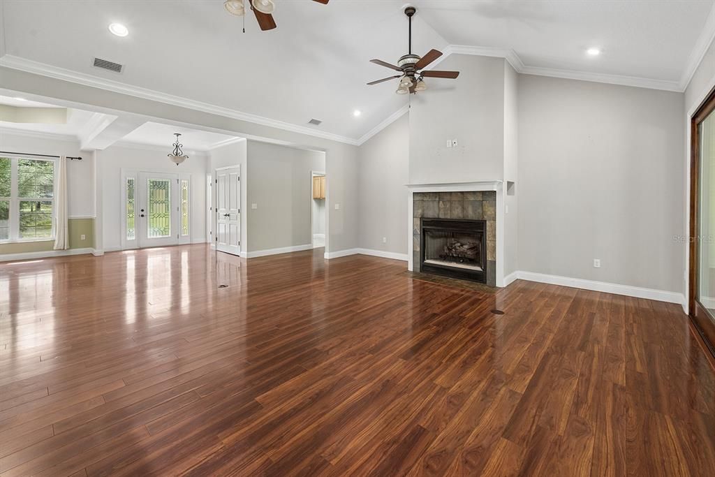 For Sale: $600,000 (3 beds, 2 baths, 2162 Square Feet)