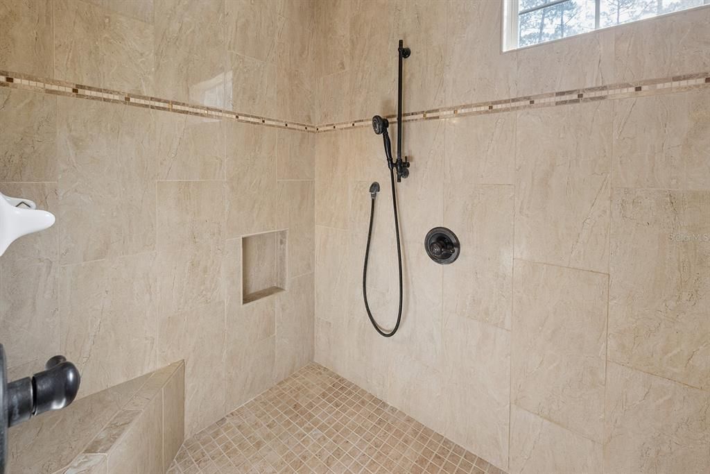 For Sale: $600,000 (3 beds, 2 baths, 2162 Square Feet)