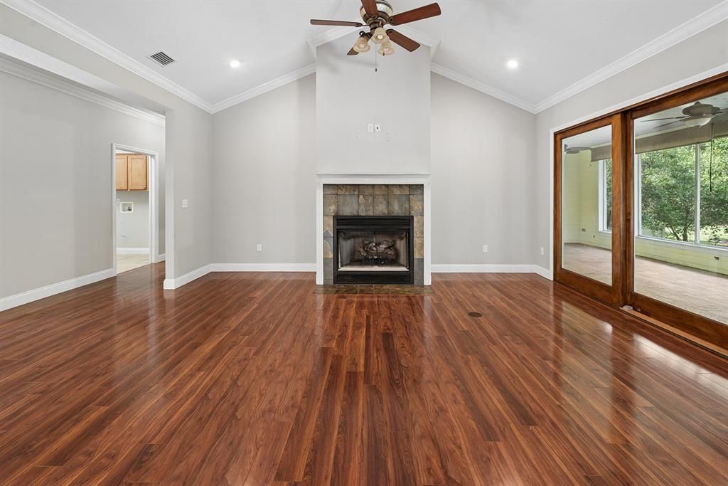 For Sale: $600,000 (3 beds, 2 baths, 2162 Square Feet)