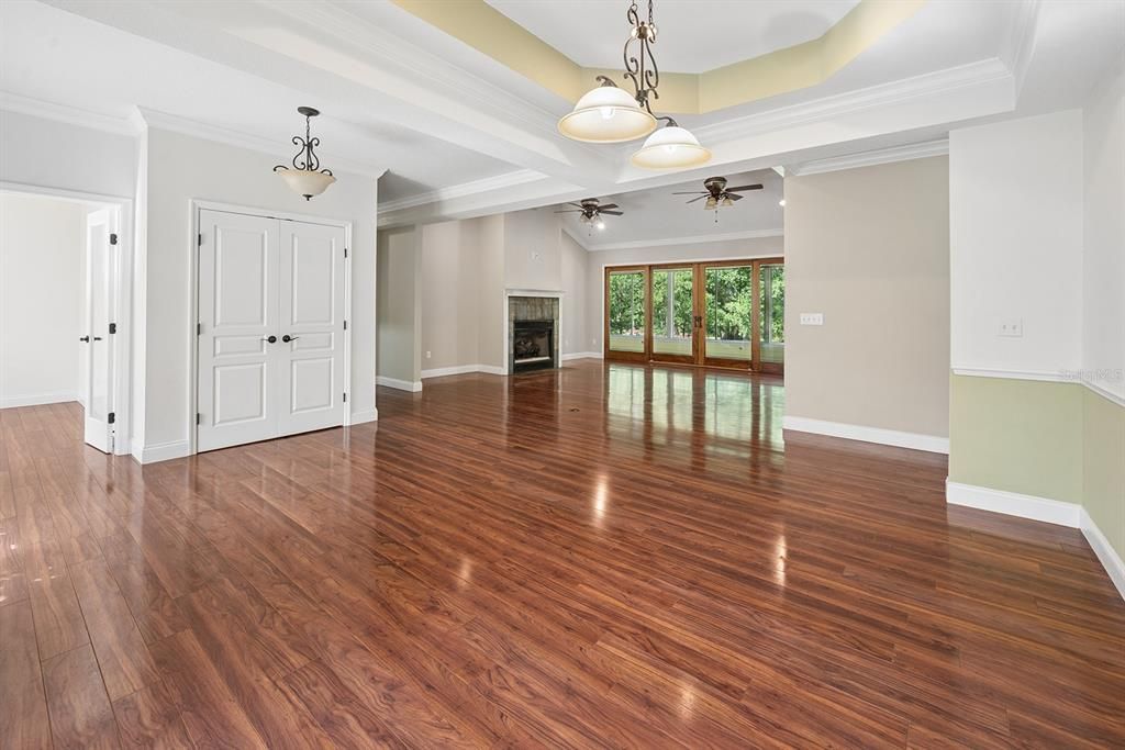 For Sale: $600,000 (3 beds, 2 baths, 2162 Square Feet)
