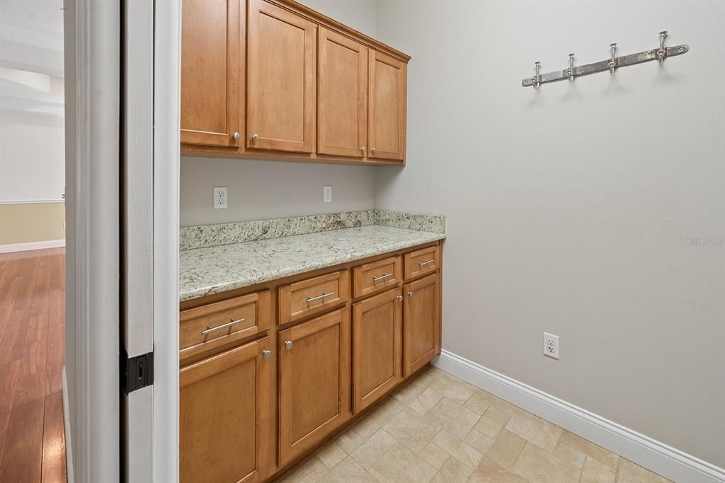 For Sale: $600,000 (3 beds, 2 baths, 2162 Square Feet)
