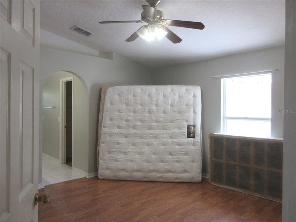 For Rent: $1,650 (3 beds, 2 baths, 1620 Square Feet)