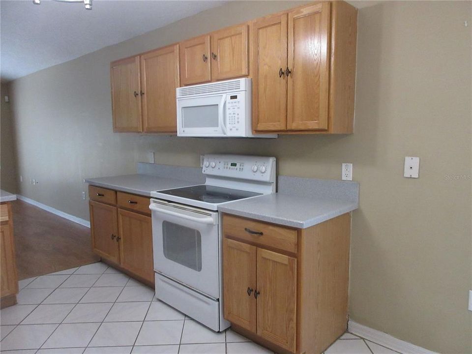 For Rent: $1,650 (3 beds, 2 baths, 1620 Square Feet)