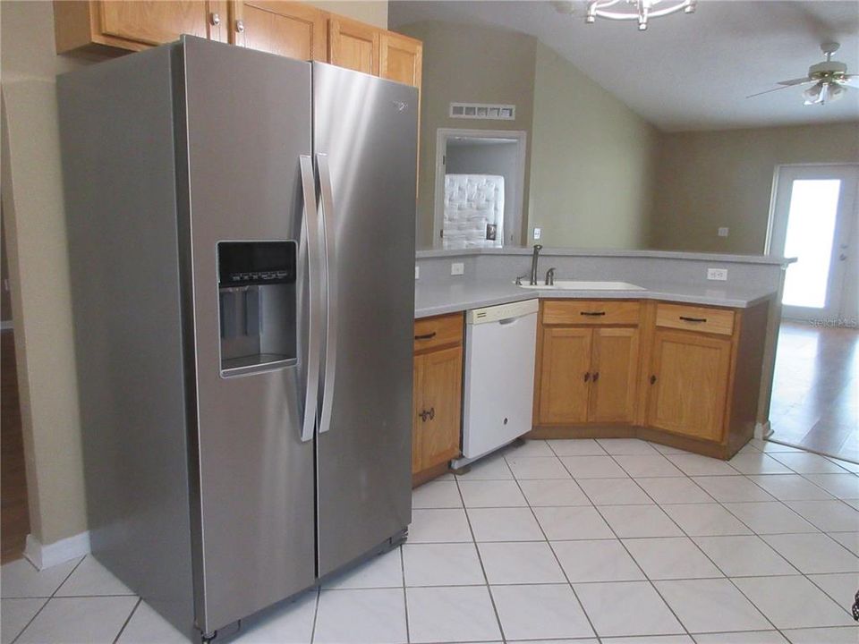 For Rent: $1,650 (3 beds, 2 baths, 1620 Square Feet)