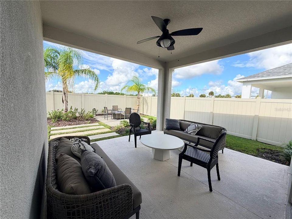For Sale: $389,000 (3 beds, 2 baths, 2037 Square Feet)