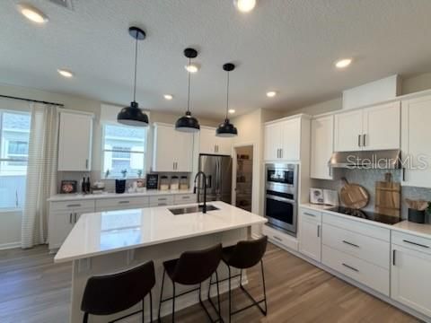 For Sale: $389,000 (3 beds, 2 baths, 2037 Square Feet)