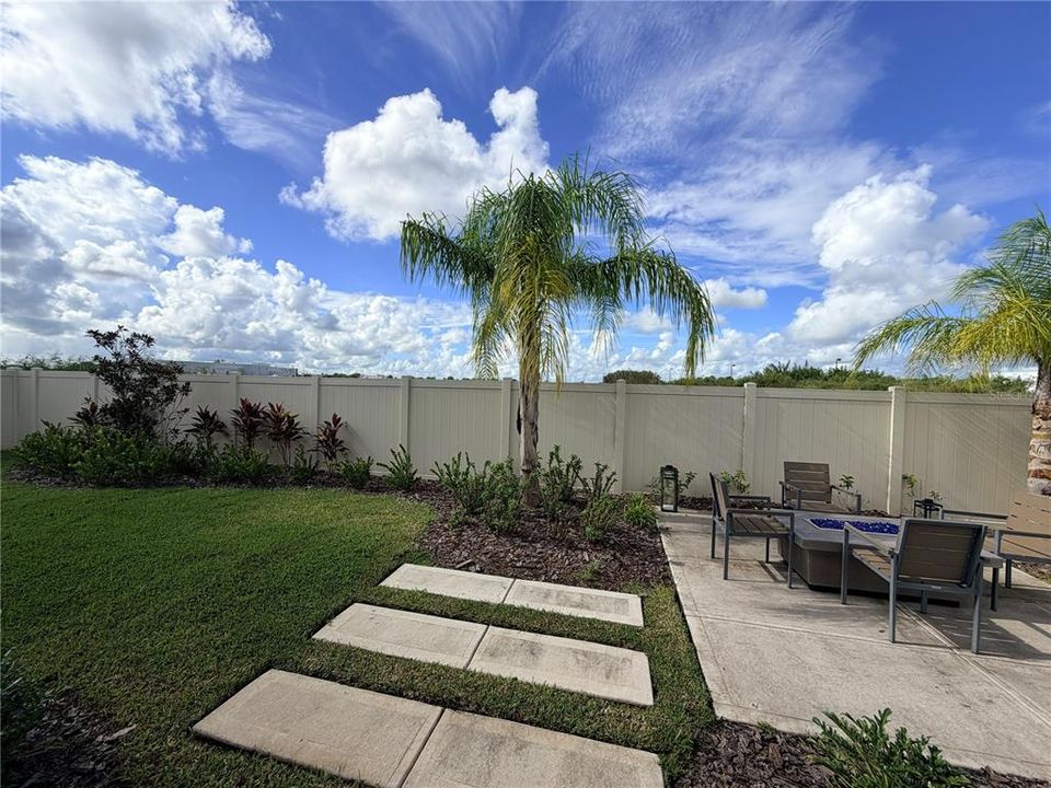 For Sale: $389,000 (3 beds, 2 baths, 2037 Square Feet)