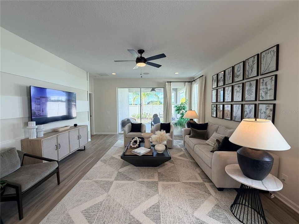 For Sale: $389,000 (3 beds, 2 baths, 2037 Square Feet)
