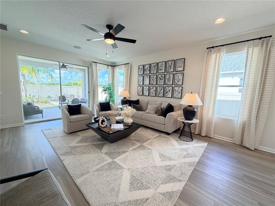 For Sale: $389,000 (3 beds, 2 baths, 2037 Square Feet)