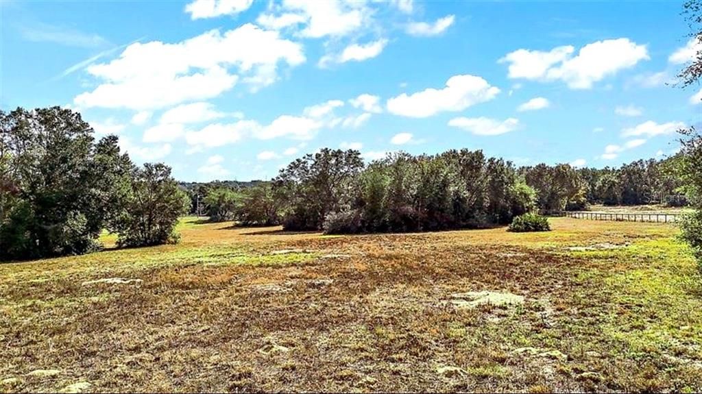 待售: $525,000 (5.05 acres)