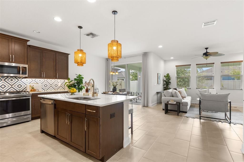 En Venta: $595,000 (3 camas, 2 baños, 1916 Pies cuadrados)