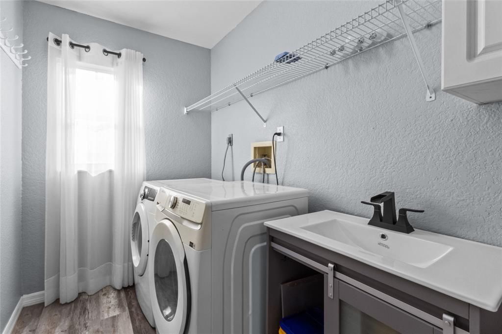 Active With Contract: $399,000 (3 beds, 2 baths, 2104 Square Feet)