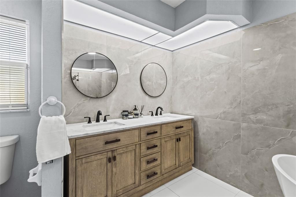 Active With Contract: $399,000 (3 beds, 2 baths, 2104 Square Feet)