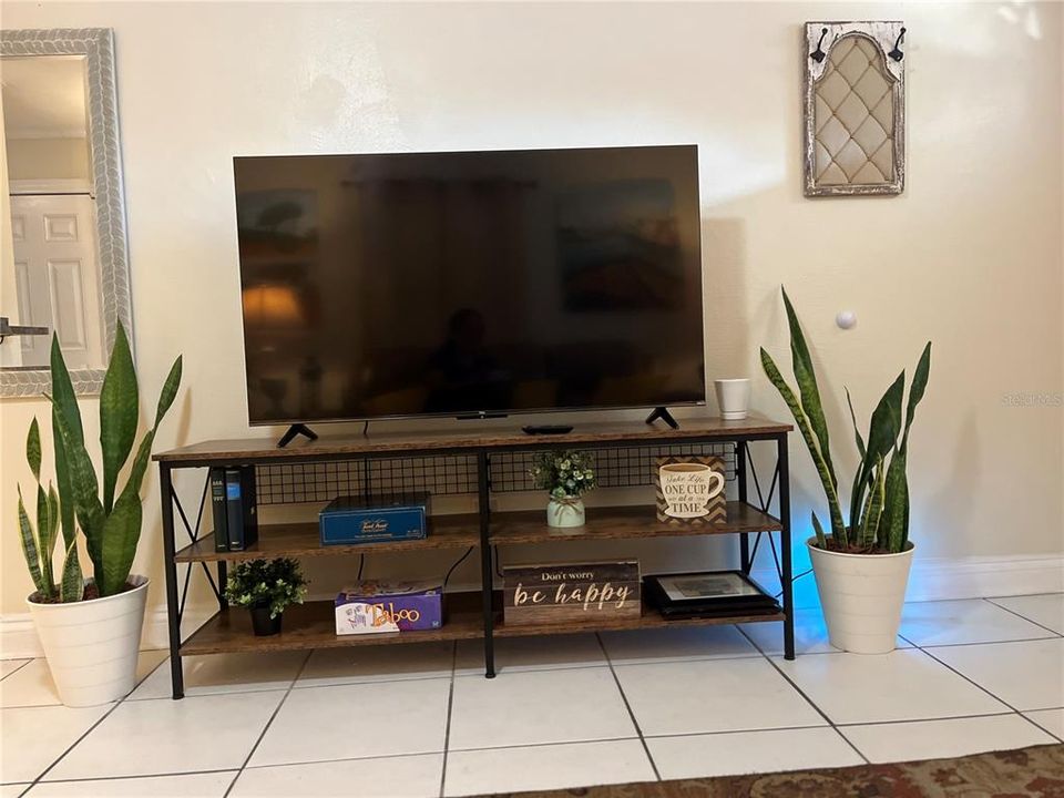 En Renta: $3,495 (3 camas, 2 baños, 1122 Pies cuadrados)