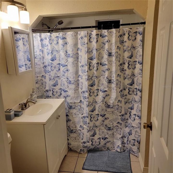 En Renta: $3,495 (3 camas, 2 baños, 1122 Pies cuadrados)