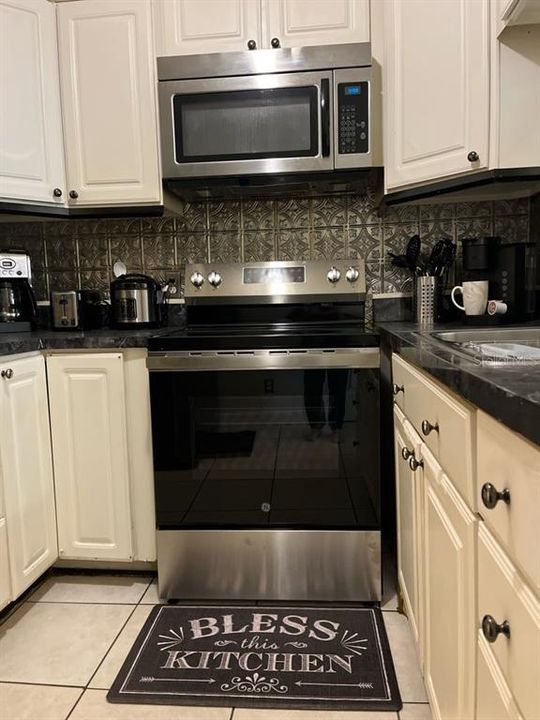 En Renta: $3,495 (3 camas, 2 baños, 1122 Pies cuadrados)