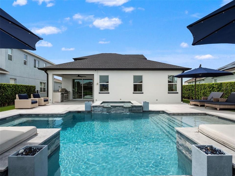 For Sale: $649,900 (4 beds, 2 baths, 2653 Square Feet)