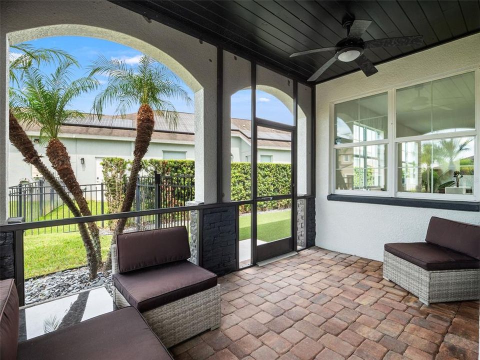 For Sale: $649,900 (4 beds, 2 baths, 2653 Square Feet)