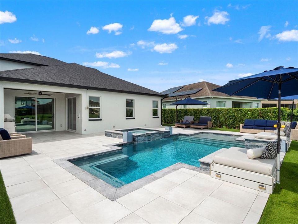 For Sale: $649,900 (4 beds, 2 baths, 2653 Square Feet)
