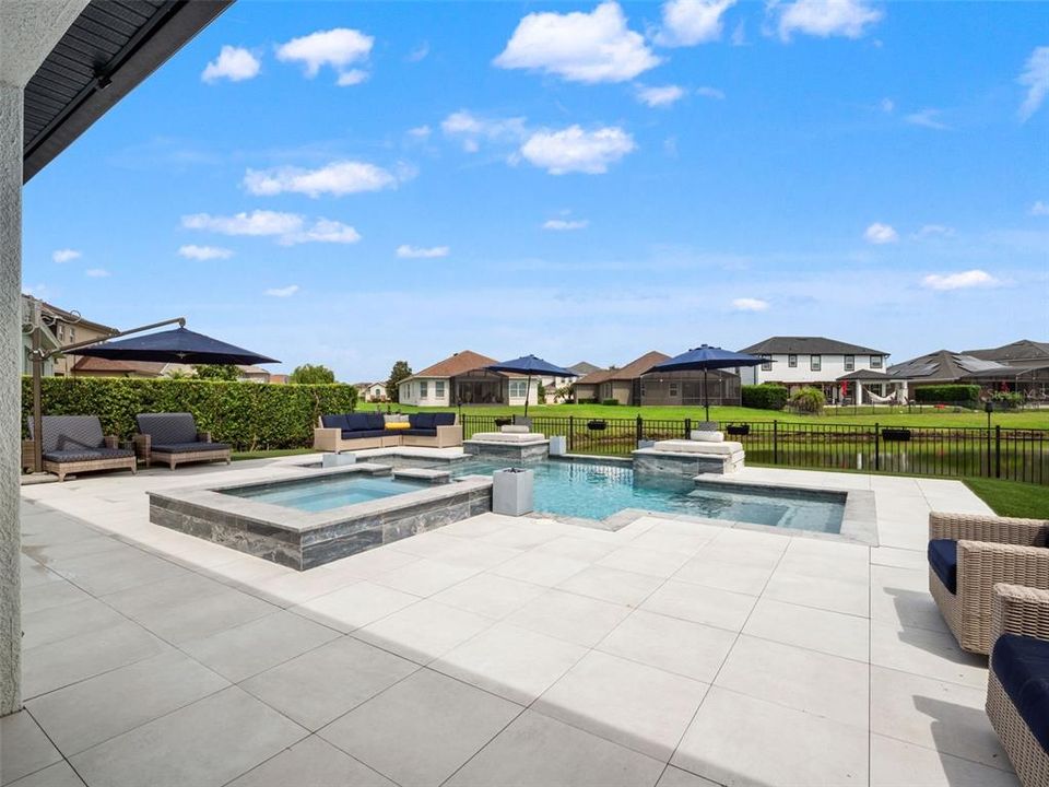 For Sale: $649,900 (4 beds, 2 baths, 2653 Square Feet)