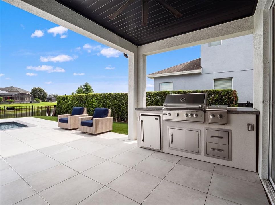 For Sale: $649,900 (4 beds, 2 baths, 2653 Square Feet)