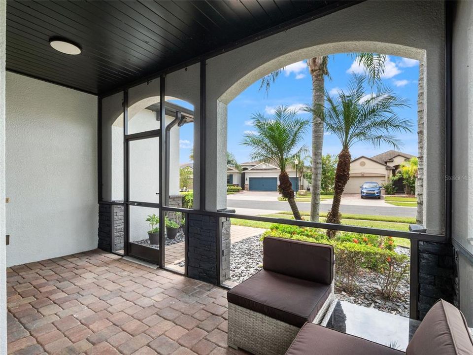 For Sale: $649,900 (4 beds, 2 baths, 2653 Square Feet)