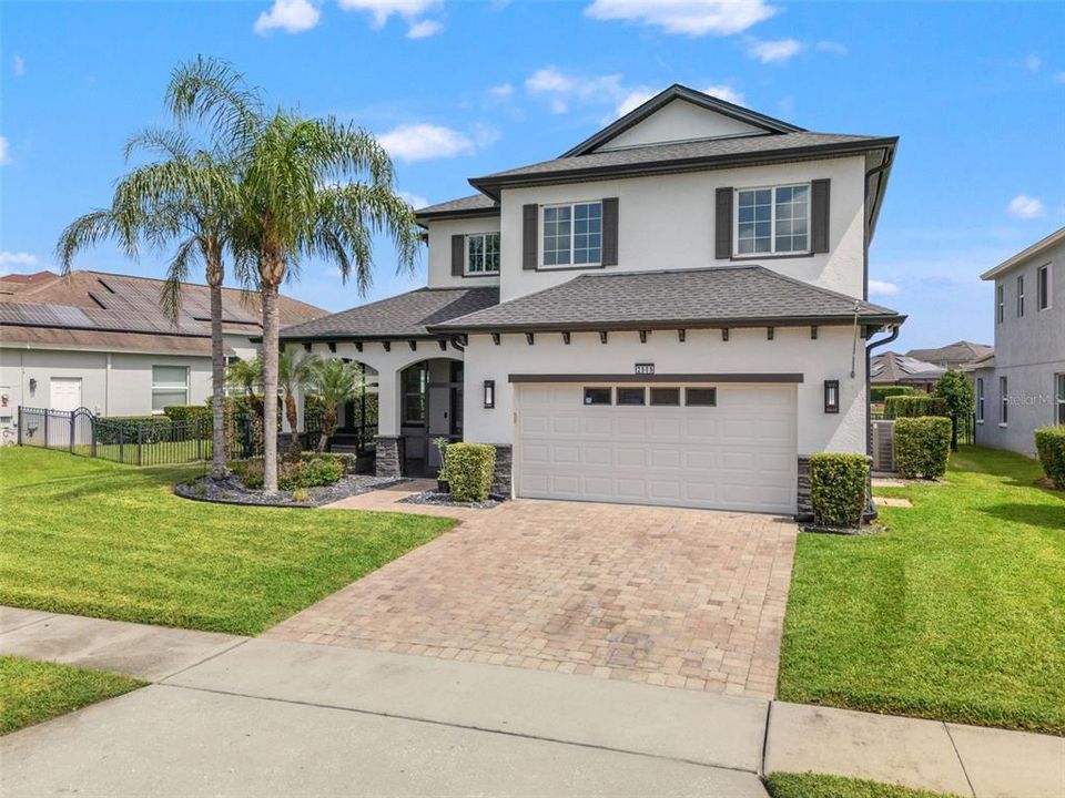 For Sale: $649,900 (4 beds, 2 baths, 2653 Square Feet)