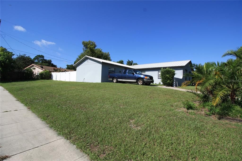 For Rent: $2,700 (3 beds, 2 baths, 1751 Square Feet)