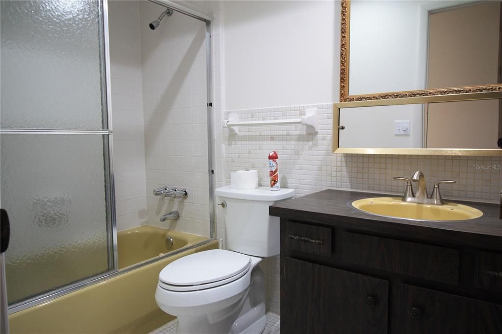 For Rent: $2,700 (3 beds, 2 baths, 1751 Square Feet)
