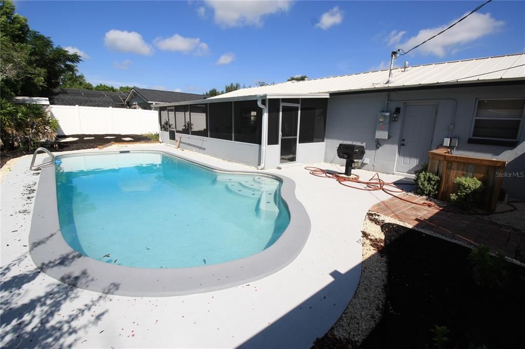 For Rent: $2,700 (3 beds, 2 baths, 1751 Square Feet)