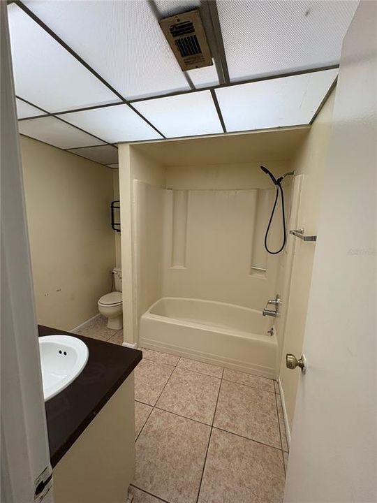 В аренду: $1,600 (3 спален, 2 ванн, 1378 Квадратных фут)