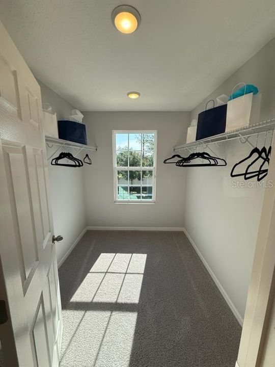 En Venta: $399,000 (4 camas, 2 baños, 2257 Pies cuadrados)