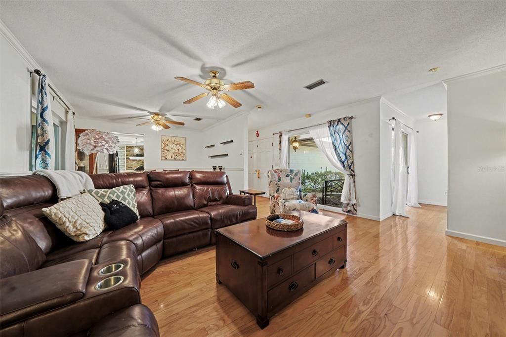 For Sale: $440,000 (3 beds, 2 baths, 1630 Square Feet)