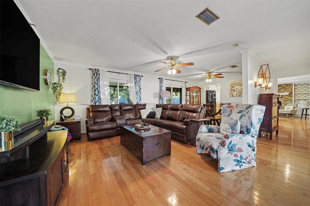 For Sale: $440,000 (3 beds, 2 baths, 1630 Square Feet)