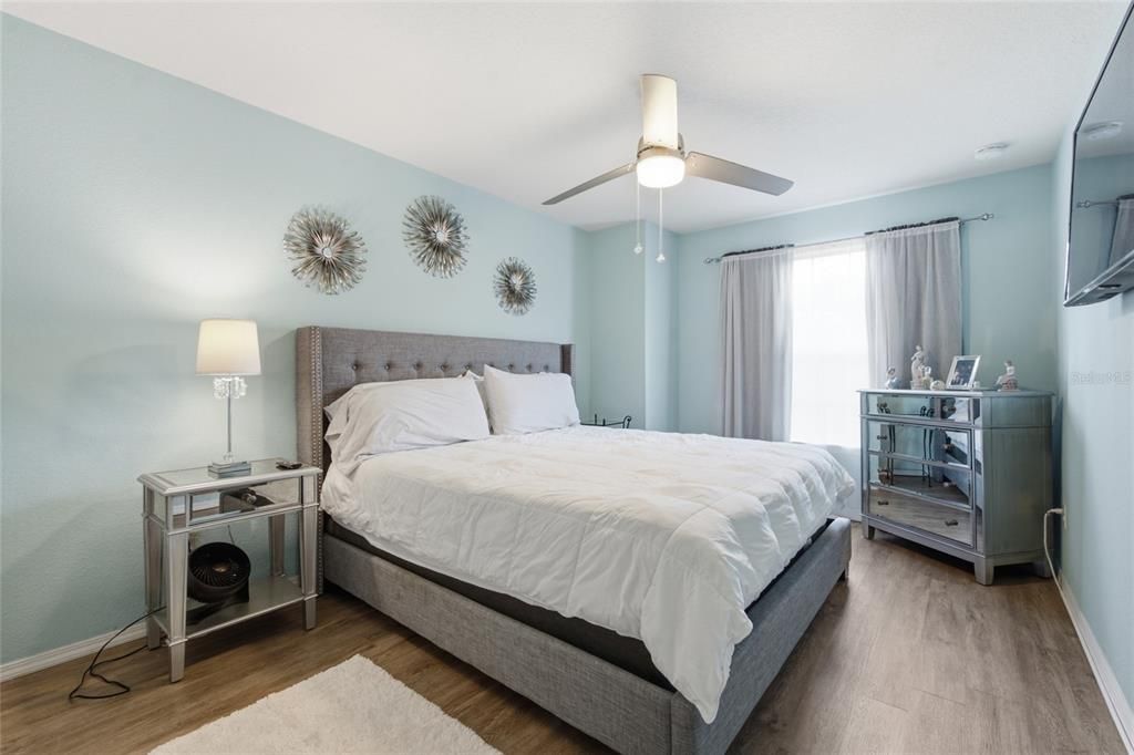 For Sale: $350,000 (3 beds, 2 baths, 1708 Square Feet)