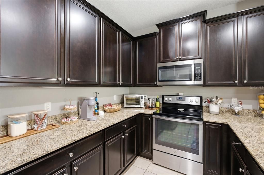 For Sale: $350,000 (3 beds, 2 baths, 1708 Square Feet)