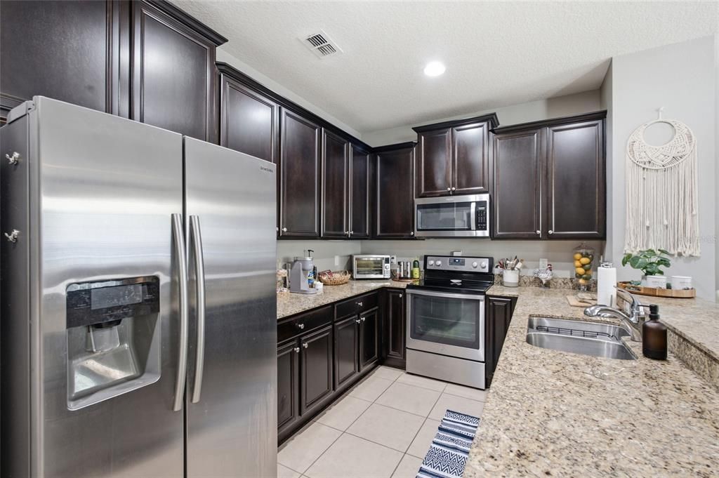 For Sale: $350,000 (3 beds, 2 baths, 1708 Square Feet)